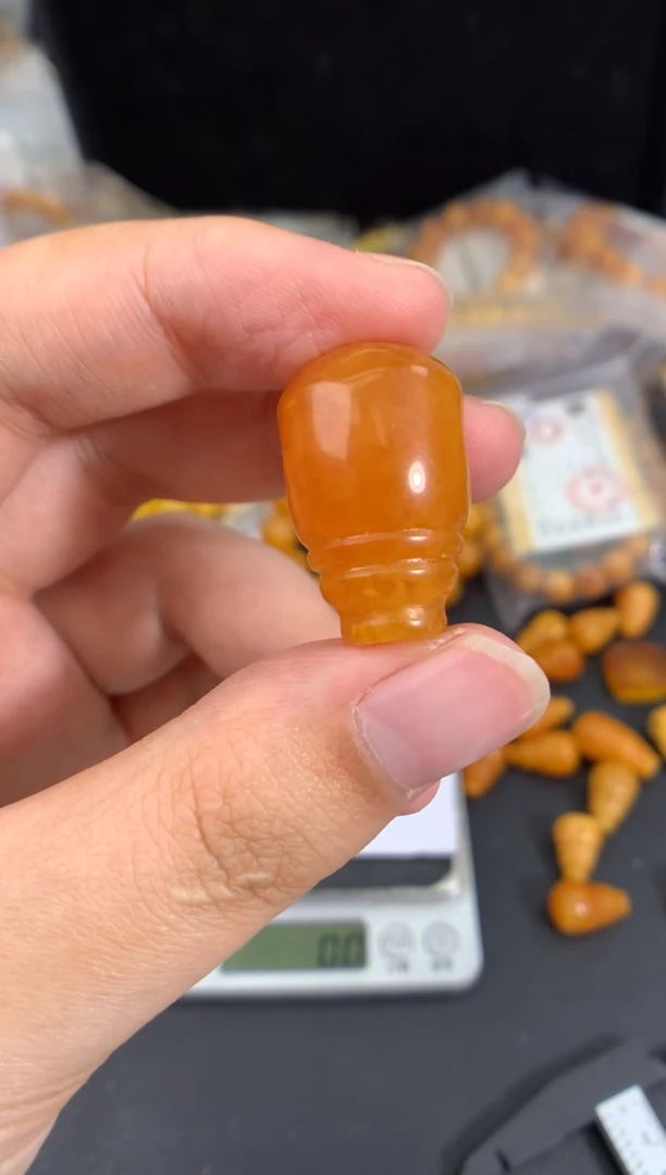 蜜蜡未镶嵌珠宝奇石1