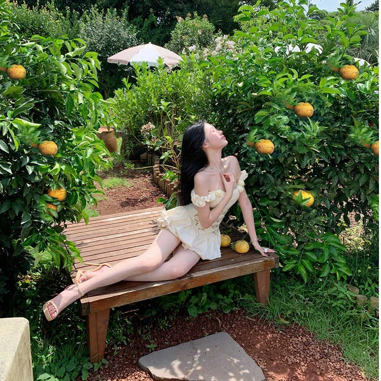 Z7839纯欲设计感玫瑰一字肩收腰A字裙女夏甜辣妹碎花度假短裙