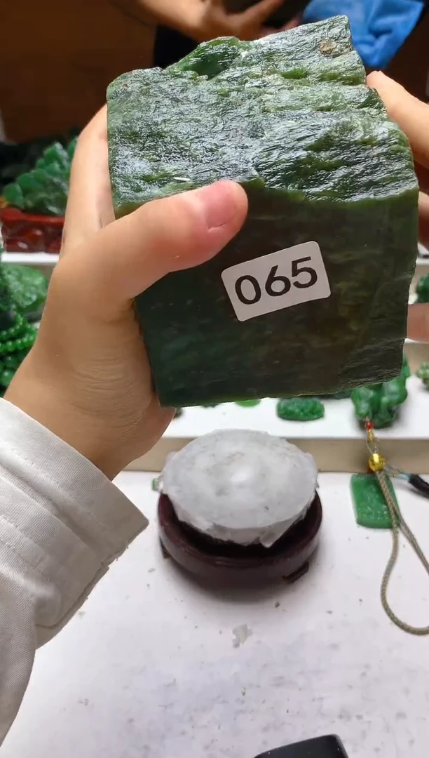 未镶嵌和田玉（碧玉）珠宝半成品1