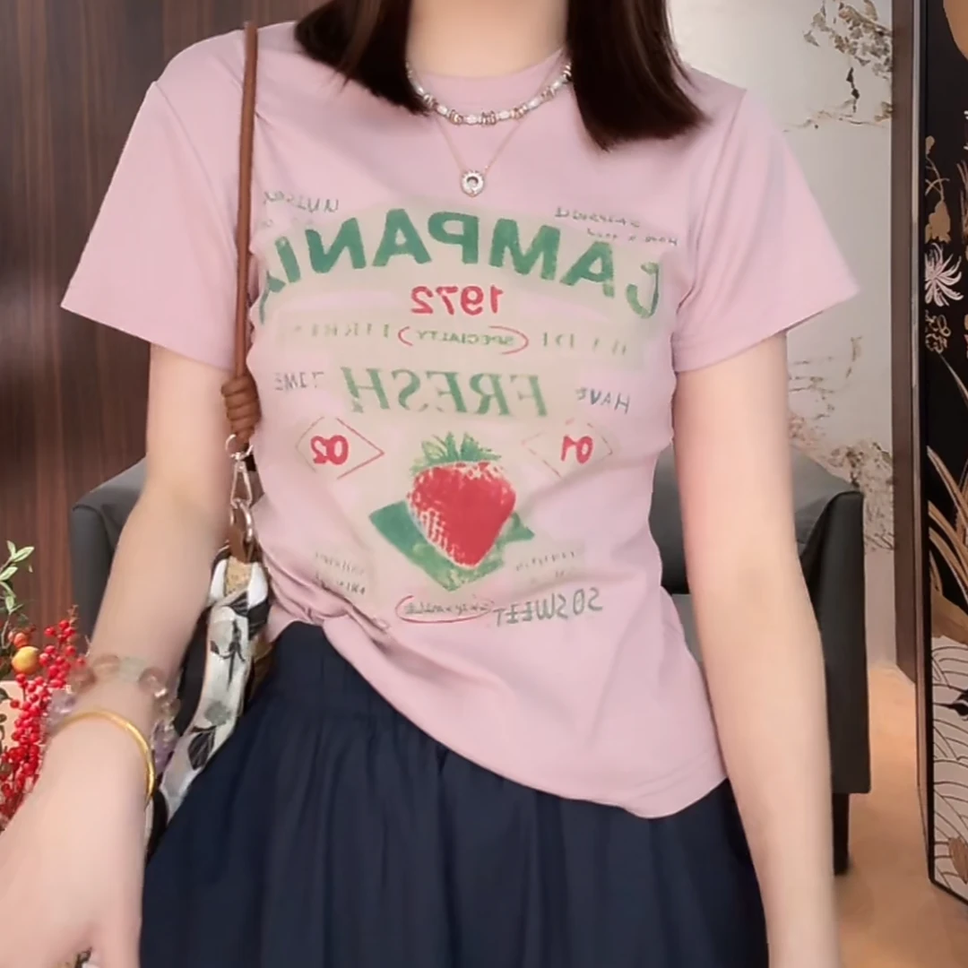 设计感草莓粉色短袖T恤女春夏2025年新款休闲正肩显瘦圆领上衣