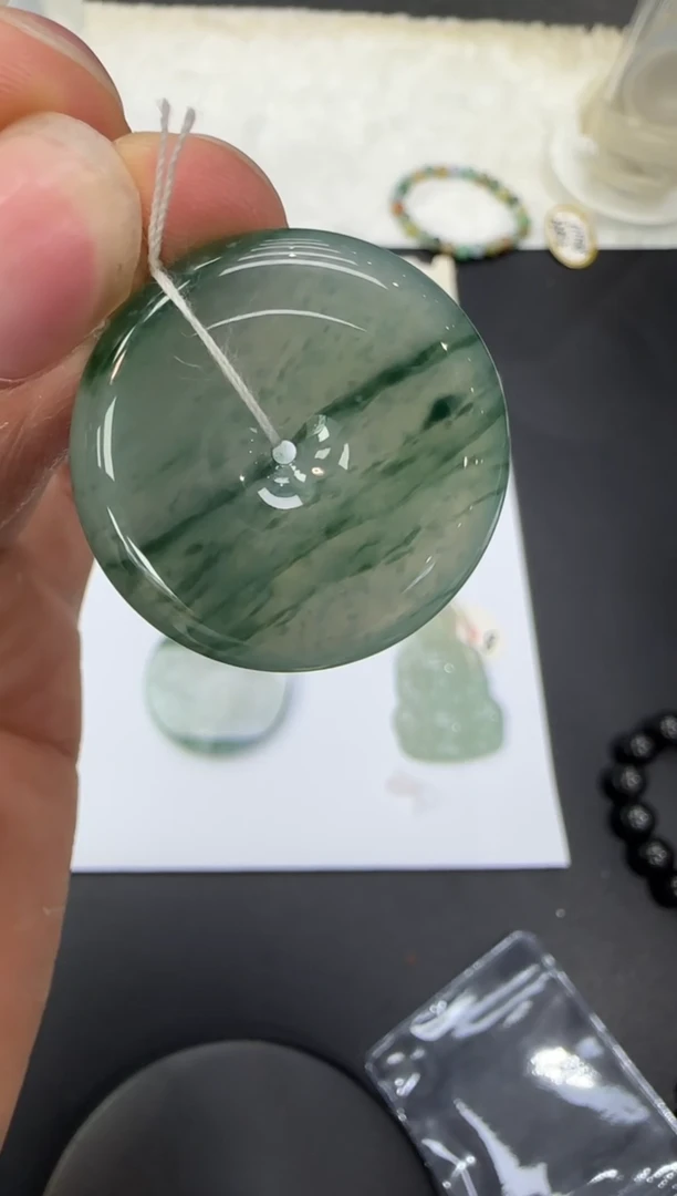 颈饰未镶嵌翡翠硕**录多样性天然翡翠A货孤品