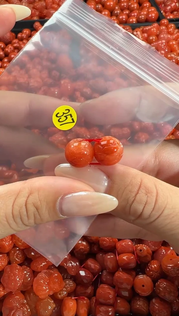颈饰未镶嵌南红玛瑙1
