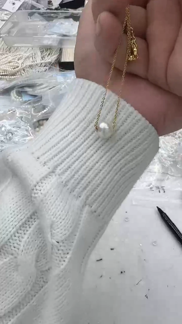 吊坠(赠链)18K金镶嵌淡水珍珠10-11mm 白珠路路通-孤品