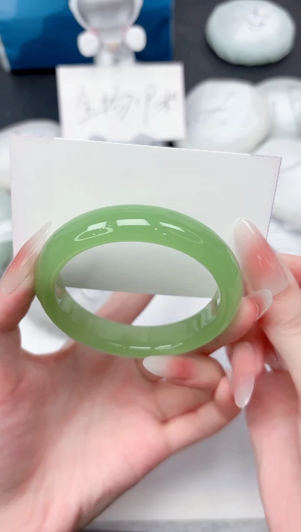 未镶嵌手镯石英质玉227-56