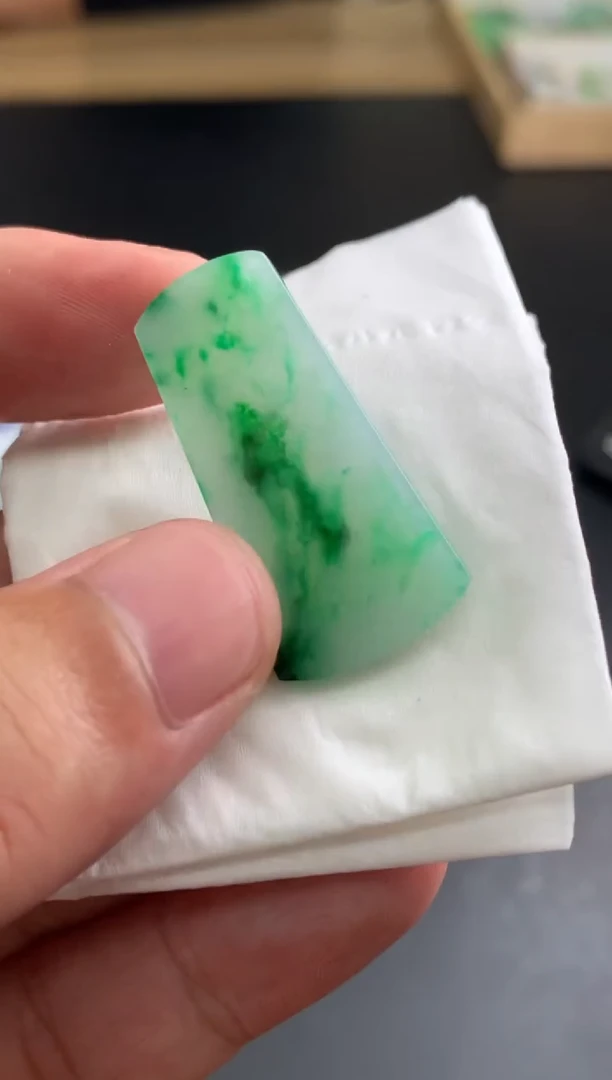 【闪购商品】定制翡翠未镶嵌翡翠