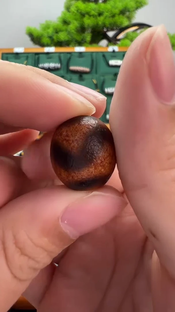 玛瑙/玉髓（覆膜）颈饰未镶嵌44.（微瑕随机发货）