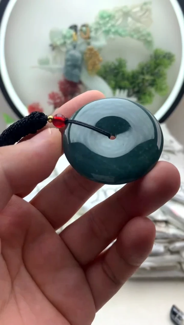 颈饰未镶嵌翡翠大扣子