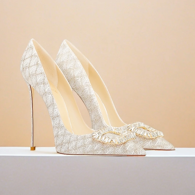 女单鞋浅金高端水钻方扣小众礼服2025秋冬新款尖头细跟高跟鞋女