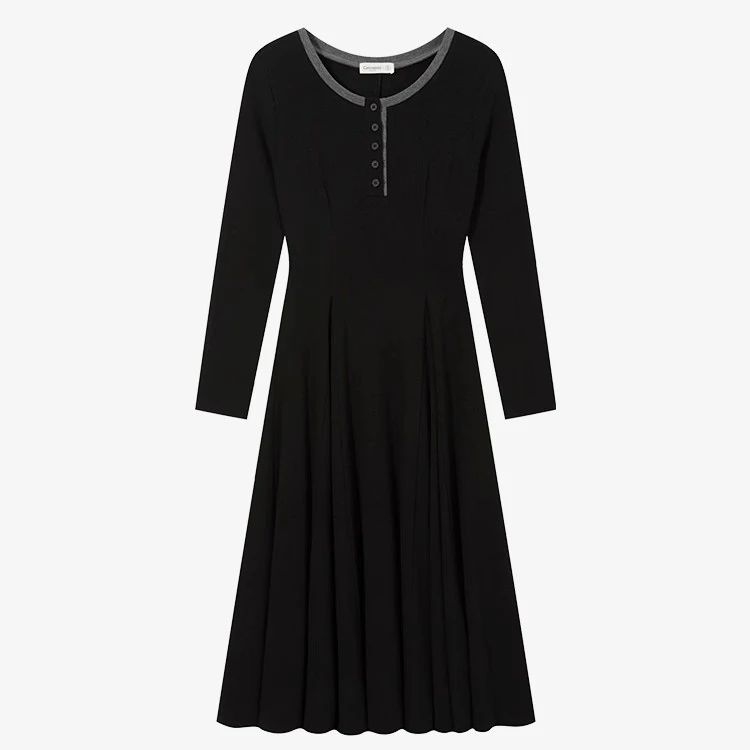 羊城故事-高级气质圆领撞色排扣连衣裙长袖针织内搭长裙Y50147732