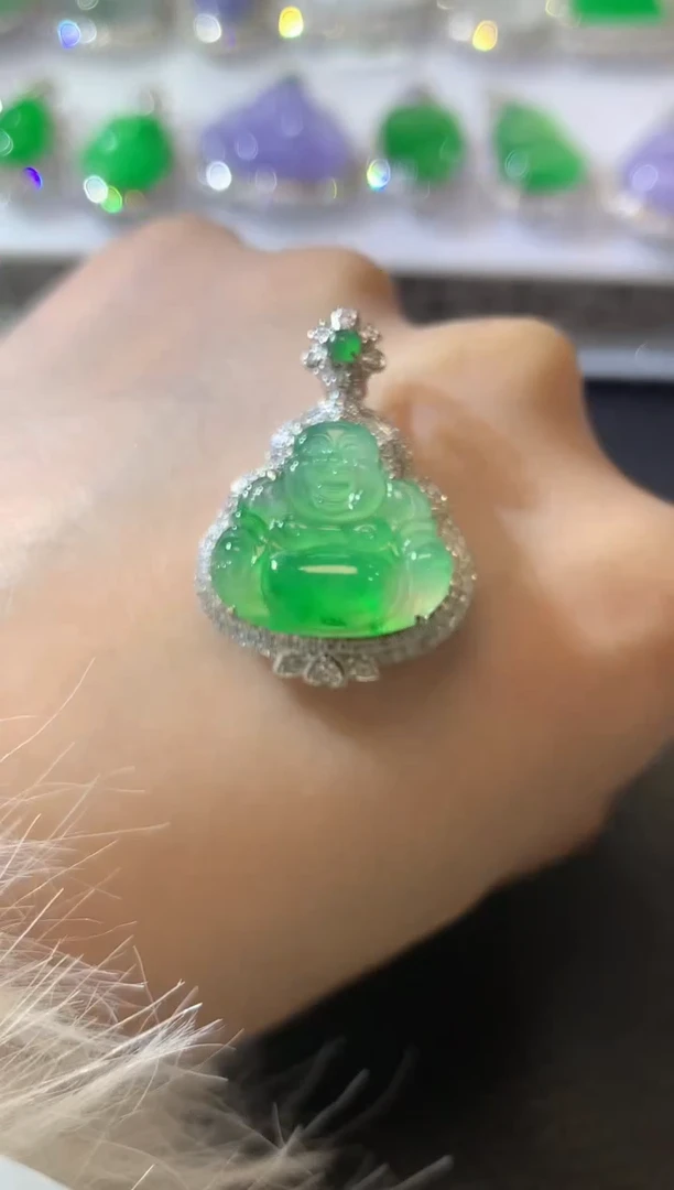 【闪购商品】翡翠吊坠(不含链)18K金镶嵌C25