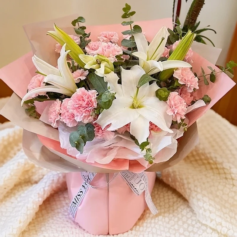 【温柔】11朵粉色康乃馨6朵百合混搭花束送妈妈 送长辈新年鲜花花店送花上门