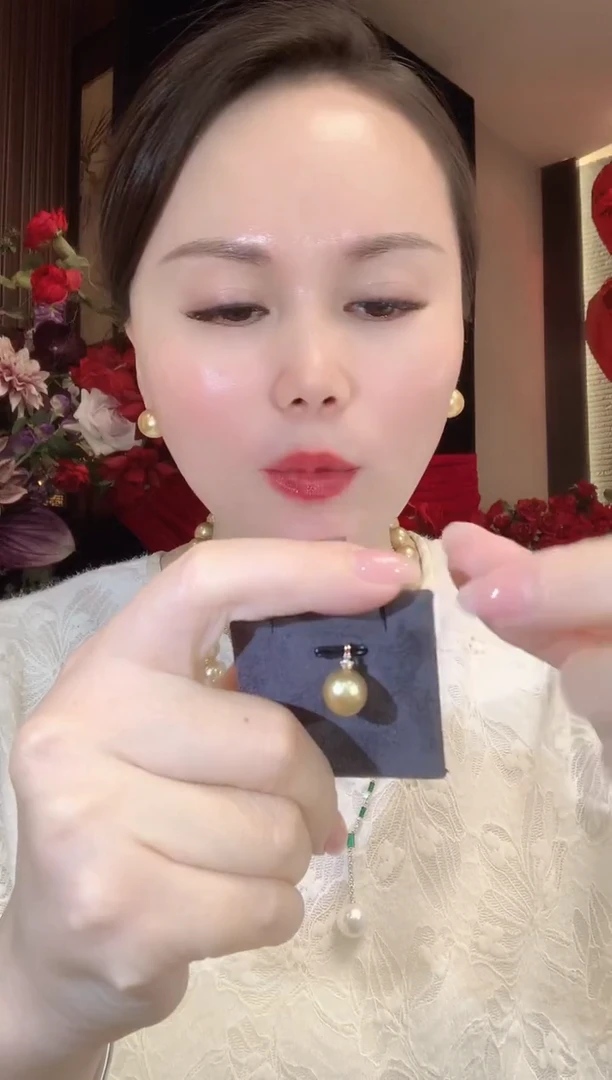 18K金镶嵌吊坠(不含链)海水珍珠C10