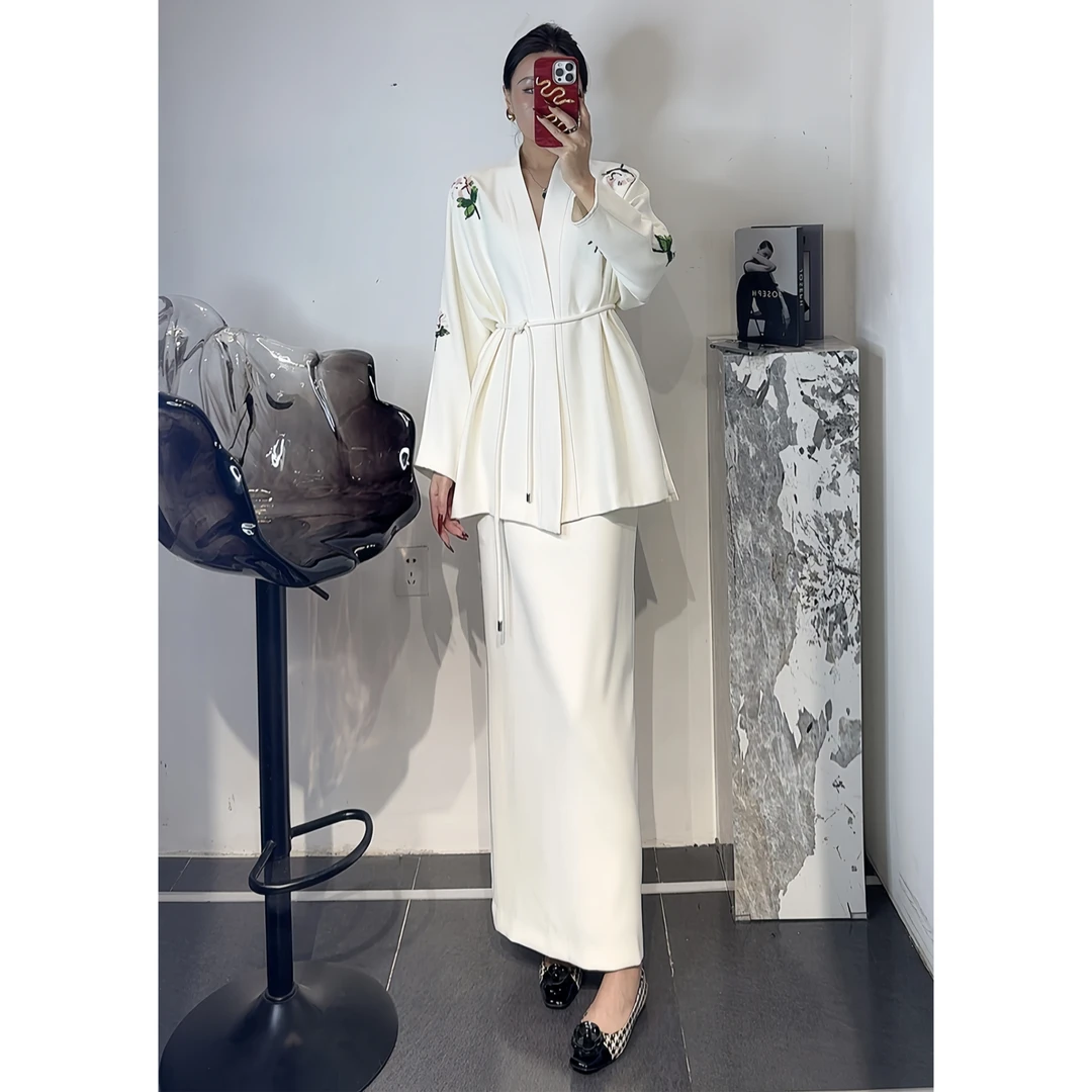 ZEROYK新中式套装设计感重工立体珠绣花朵绑带西服半裙通勤两件套