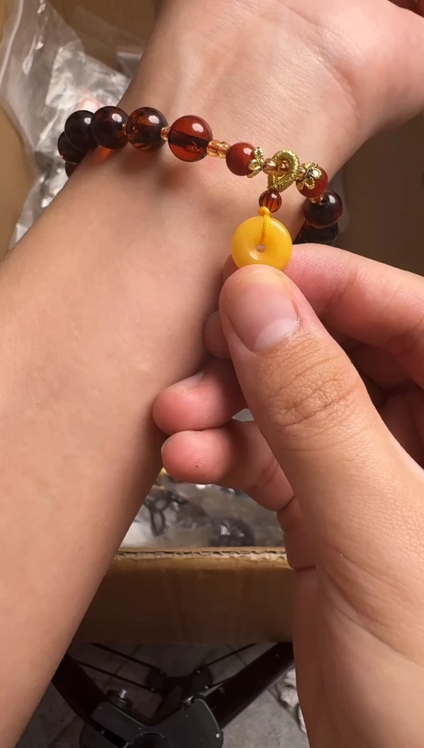 水晶手串未镶嵌上