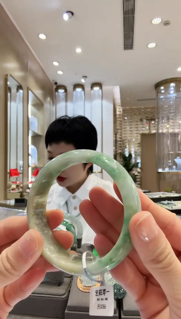 翡翠手镯未镶嵌18