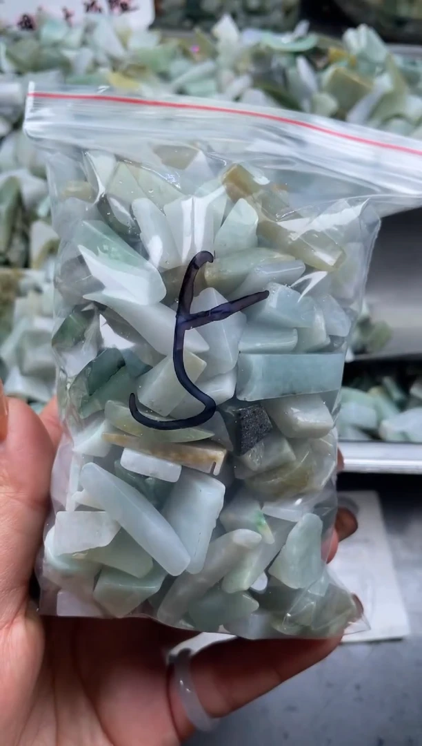 配石翡翠天然翡翠小号500克5
