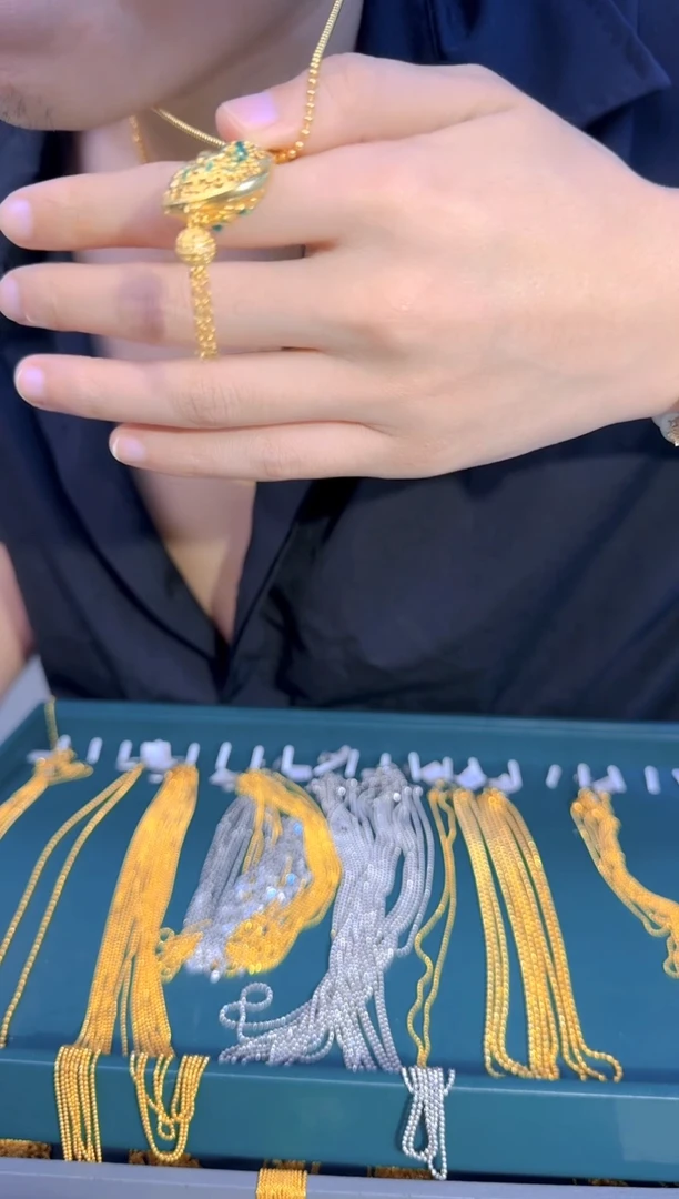 珐琅流苏葫芦吊坠2.38g（多样性发货）