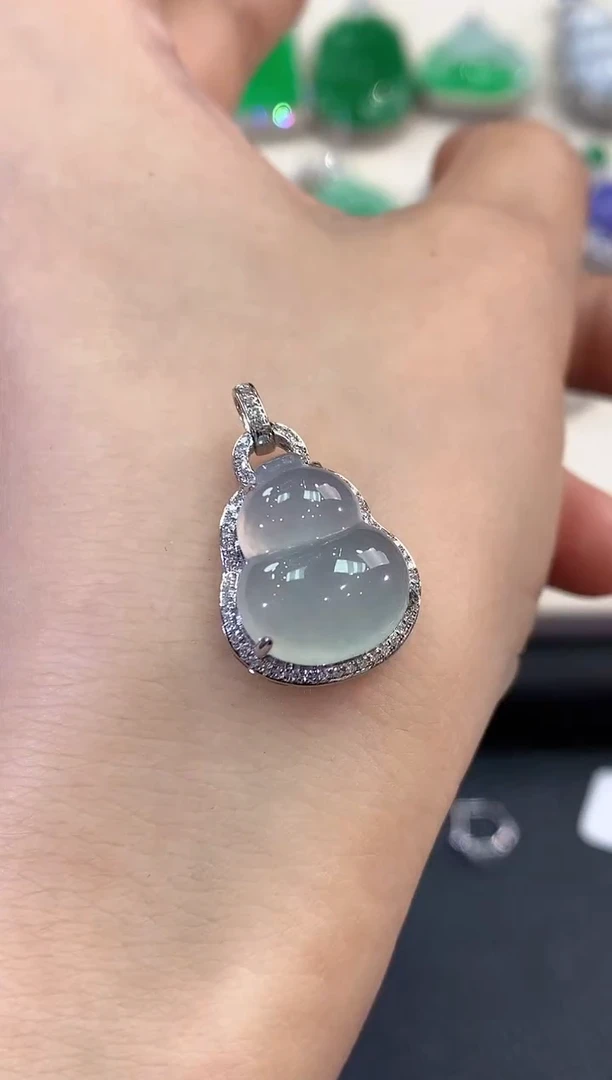 【闪购商品】翡翠吊坠(不含链)18K金镶嵌B166