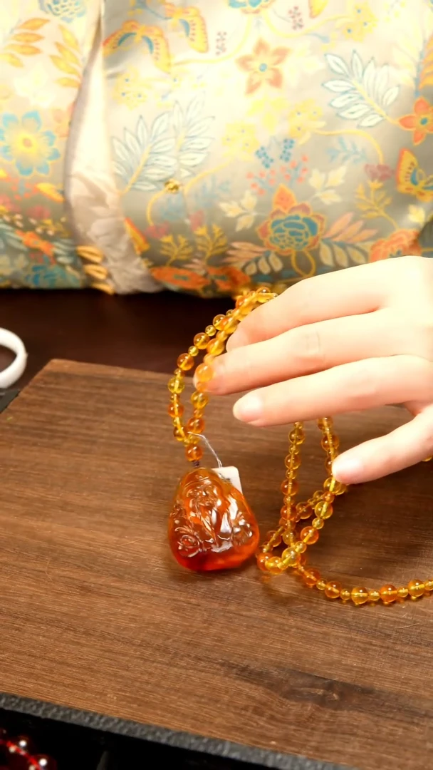 琥珀颈饰未镶嵌财神金珀项链 多样性发其一