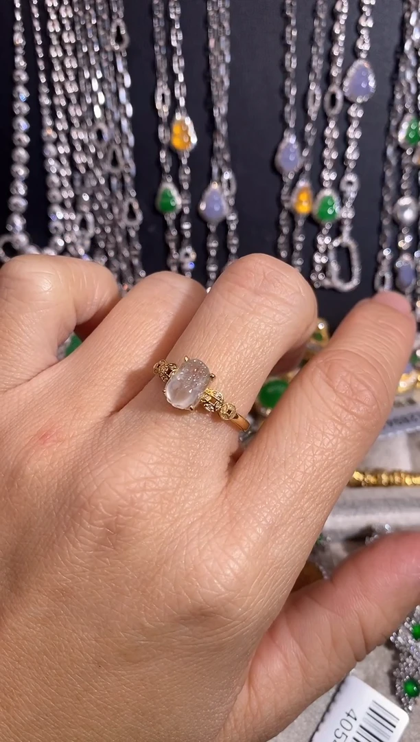 18K金镶嵌戒指翡翠戒指