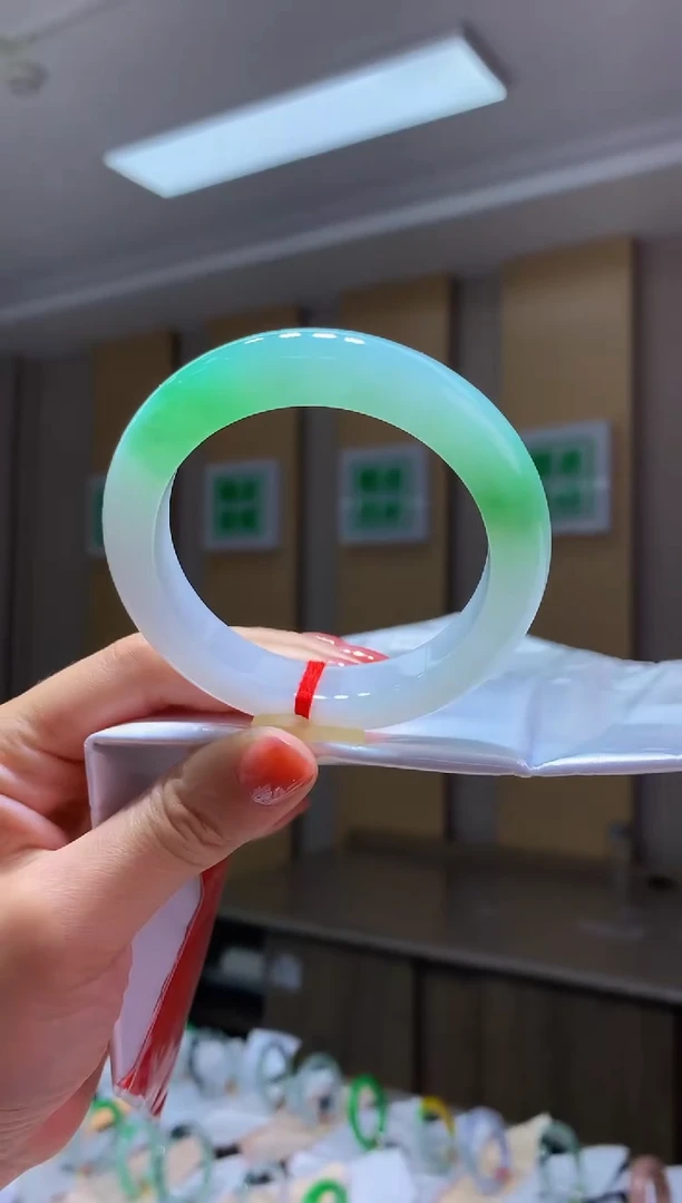 未镶嵌手镯翡翠-Q504 圈口54 全款8.5万 定金2万