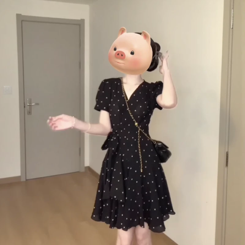 法式黑色波点系带v领连衣裙女夏季新款高级感气质掐腰显瘦短裙子