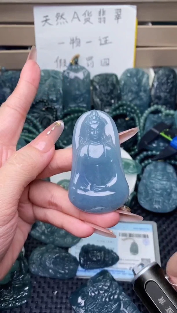 翡翠未镶嵌颈饰2