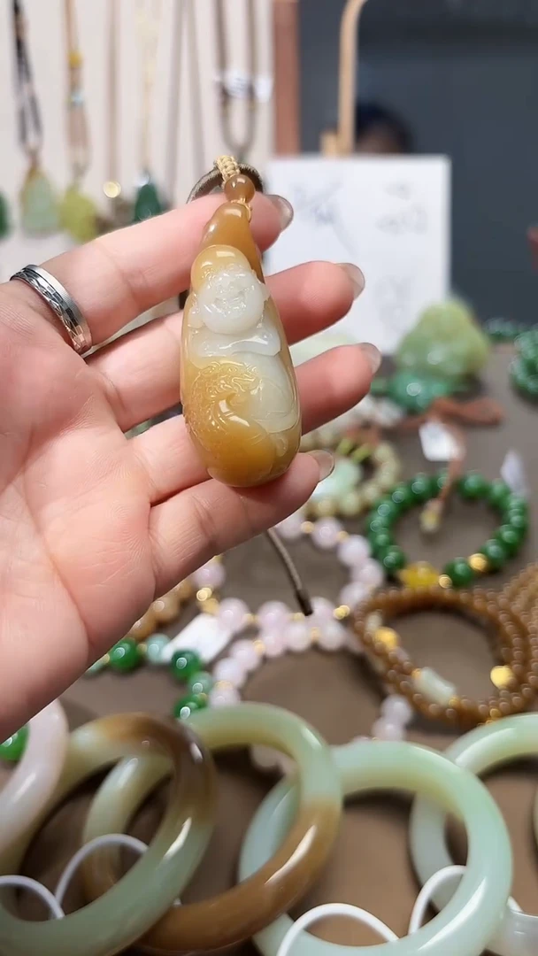 颈饰未镶嵌和田玉1