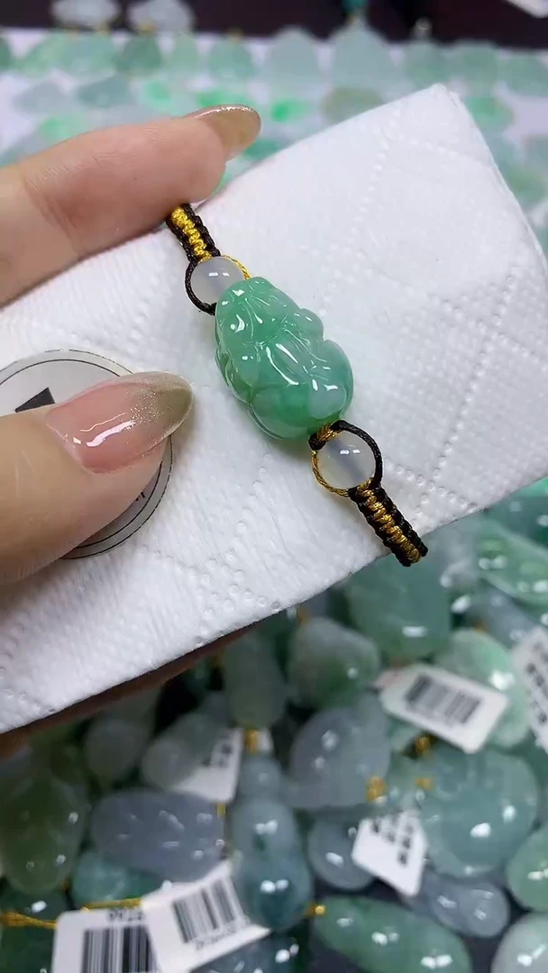 颈饰未镶嵌翡翠天然翡翠A货