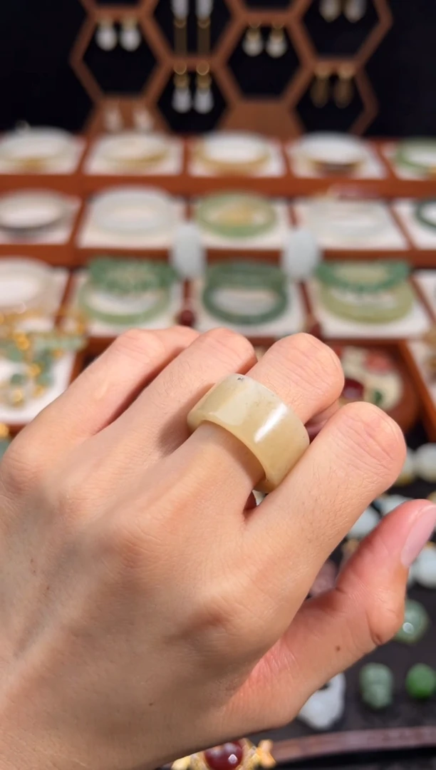 未镶嵌戒指和田玉1617