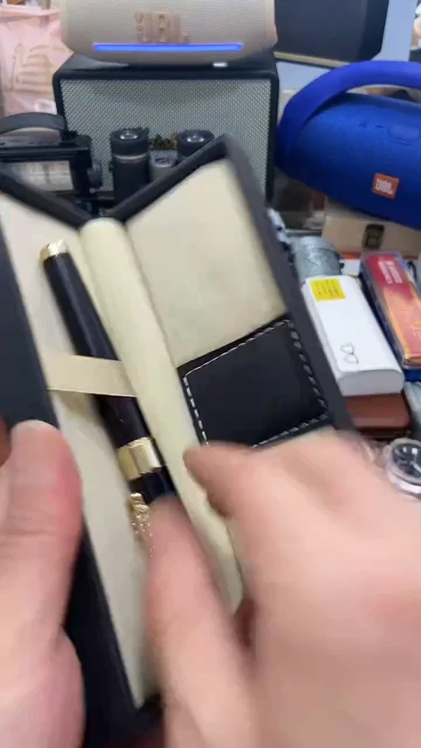 瓷片闪购商品  如图所示