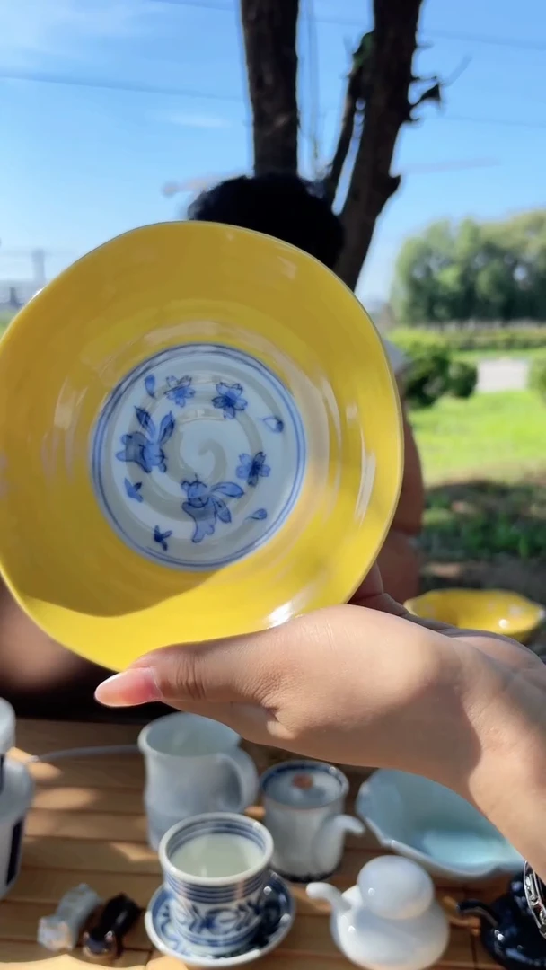 搪瓷黄釉花うさぎ　取皿