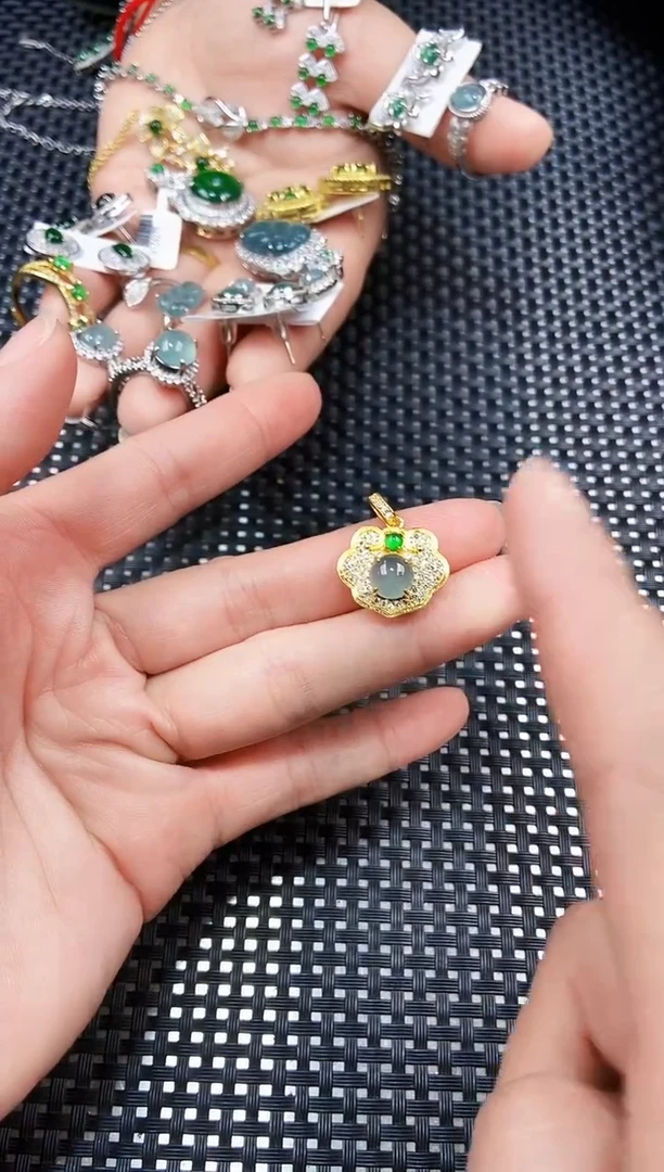 【闪购商品】翡翠吊坠(不含链)未镶嵌111111111