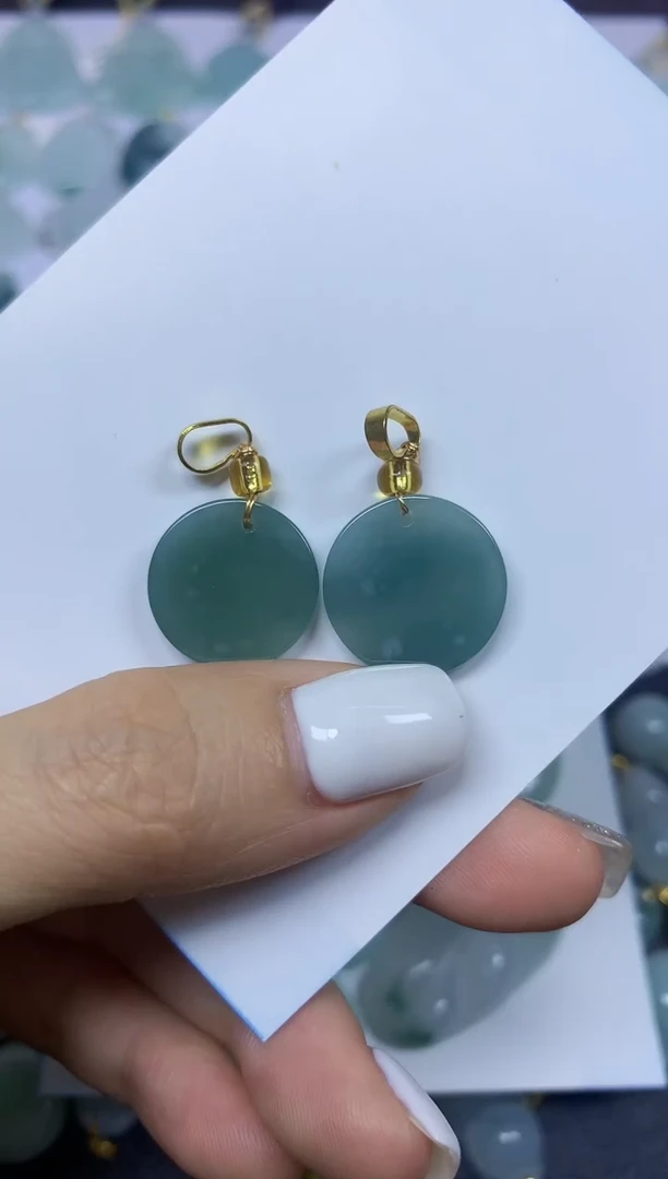 翡翠未镶嵌颈饰挂件