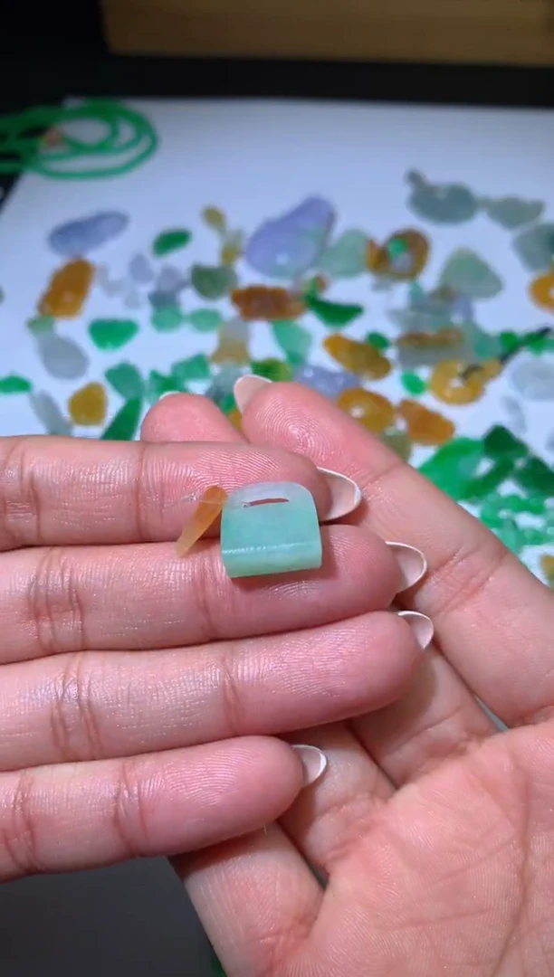 未镶嵌定制翡翠毛货