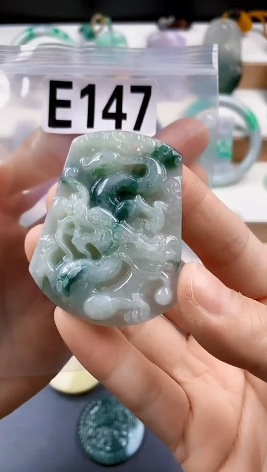 颈饰未镶嵌翡翠天然翡翠吊坠挂件