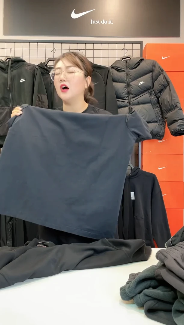 2882 黑色纯棉短袖XL码 160-180斤 不退换