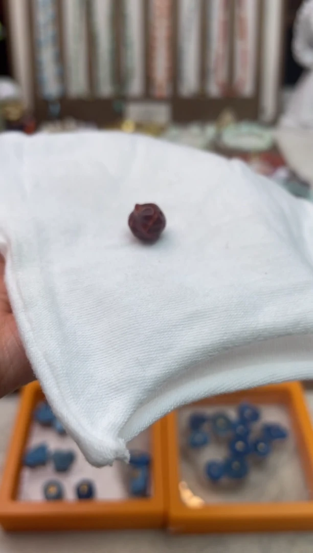 南红玛瑙未镶嵌珠宝奇石10