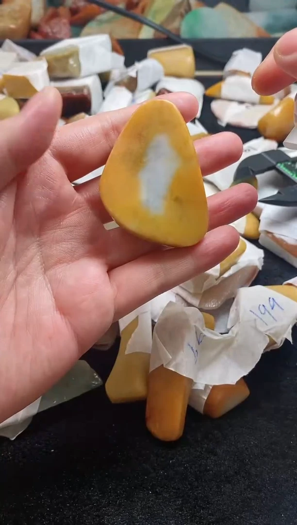 翡翠散珠翡翠挂件裸石