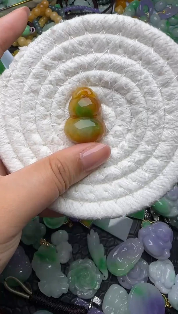 颈饰未镶嵌翡翠缅甸翡翠吊坠