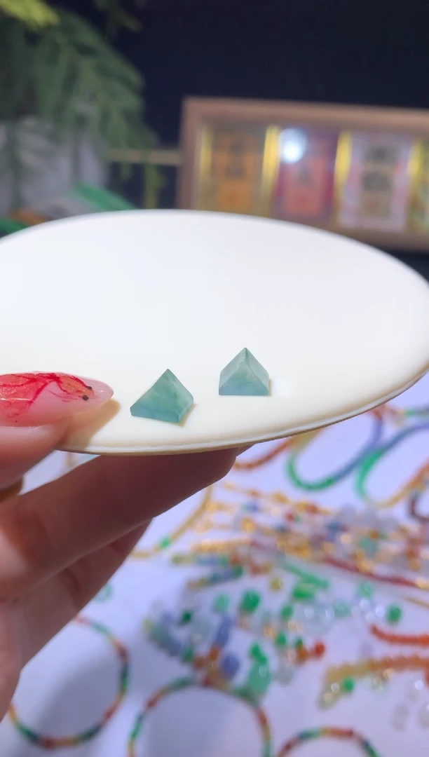 【闪购商品】定制翡翠未镶嵌5.8*8.0随形1800+180