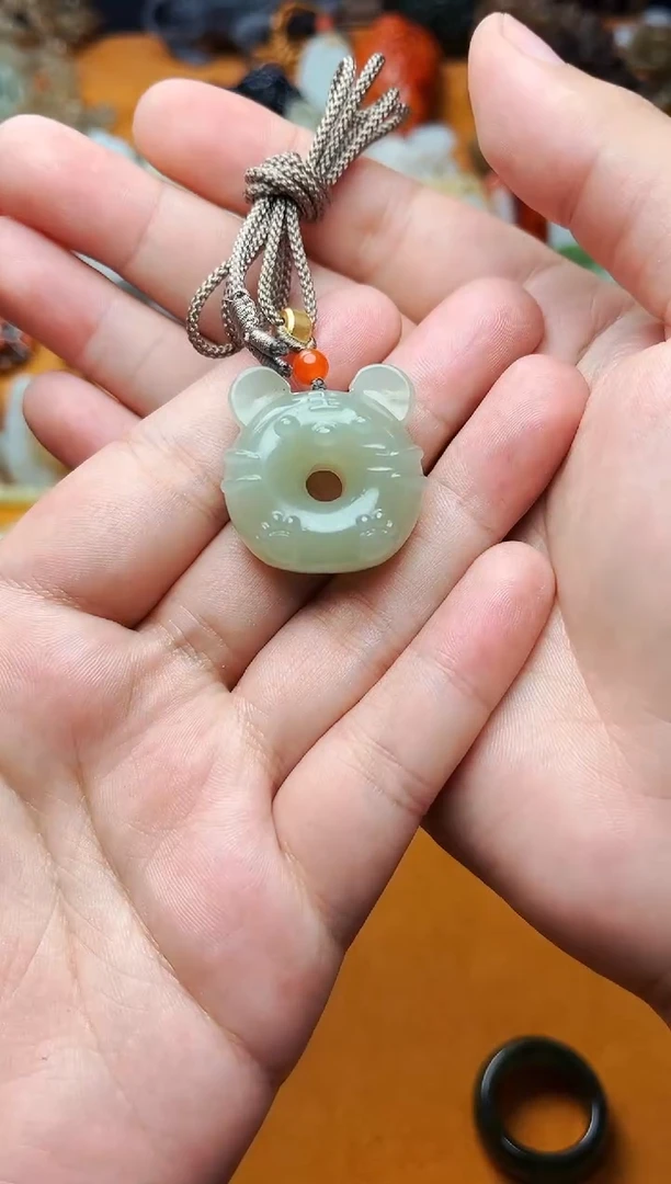 【闪购商品】和田玉颈饰未镶嵌老虎