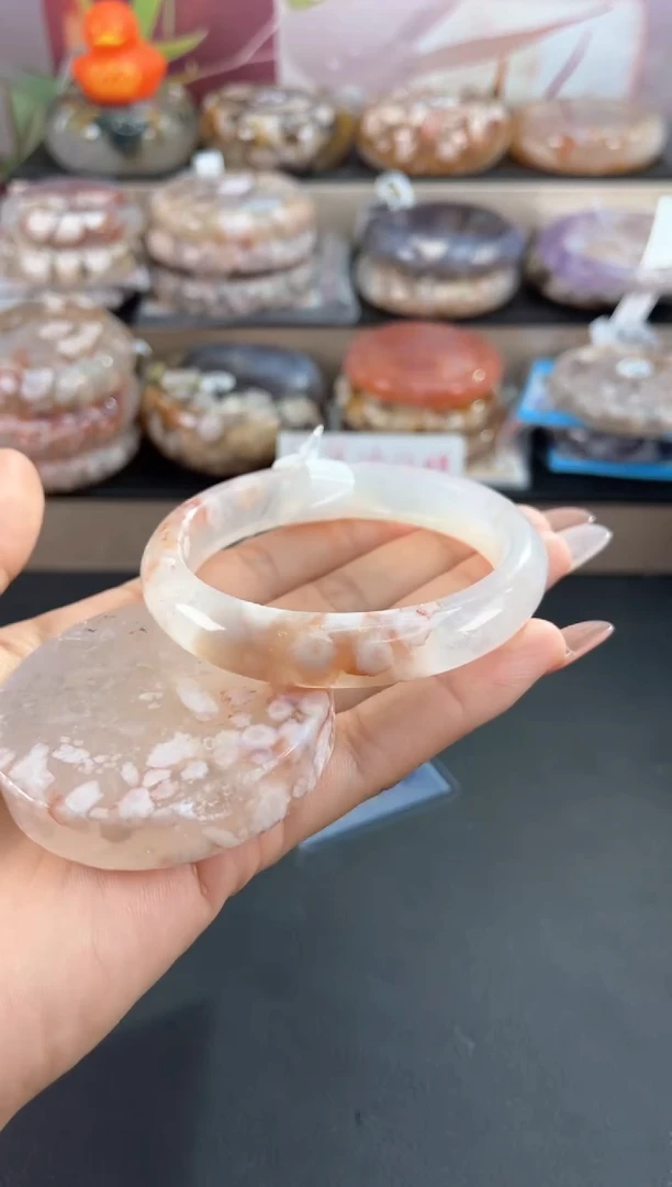 未镶嵌手镯石英质玉57