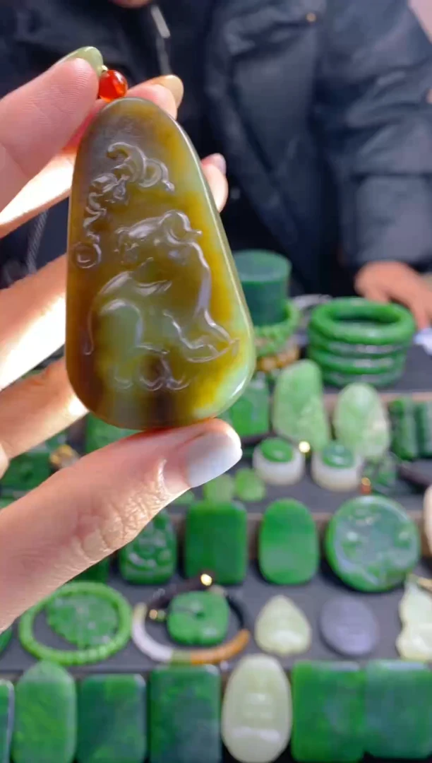 颈饰未镶嵌和田玉1