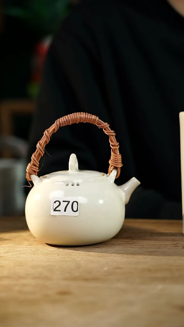 瓷片ᦗ****༊设计师手作！！！落单设计师系列！！！！苏打釉藤编煮茶壶