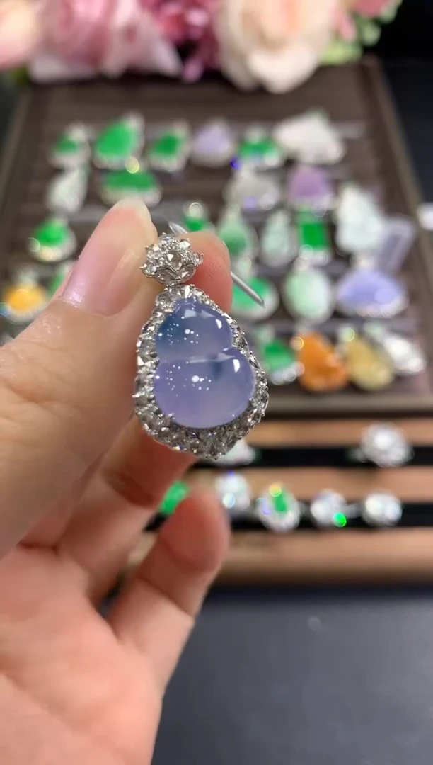 吊坠(不含链)18K金镶嵌翡翠v74 紫货有色差