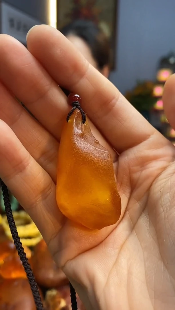 琥珀颈饰未镶嵌吊坠