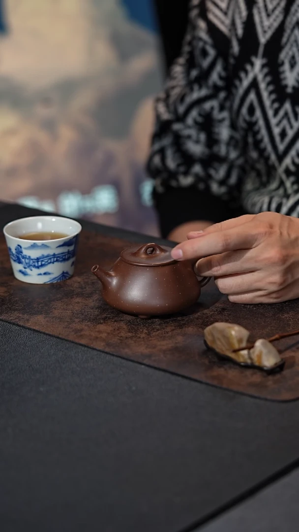 【闪购商品】紫砂茶壶平盖石瓢 紫泥铺砂  刘建华制作 160