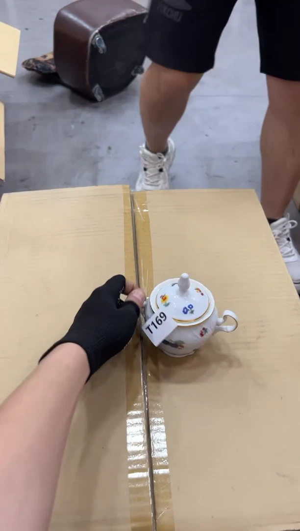 瓷片d****?169中古商品，谨慎参拍