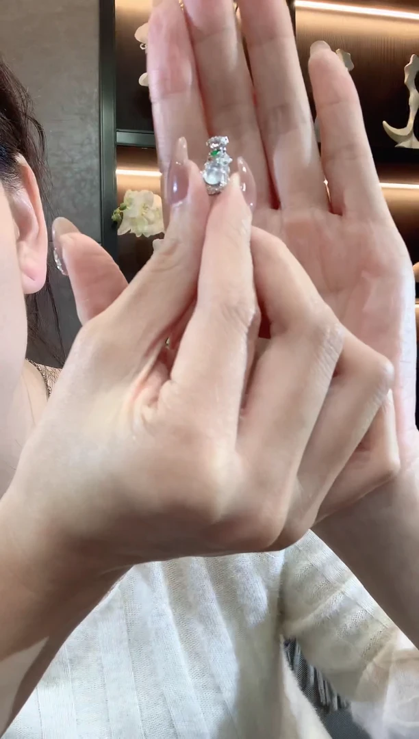 吊坠(不含链)18K金镶嵌翡翠A2小提溜